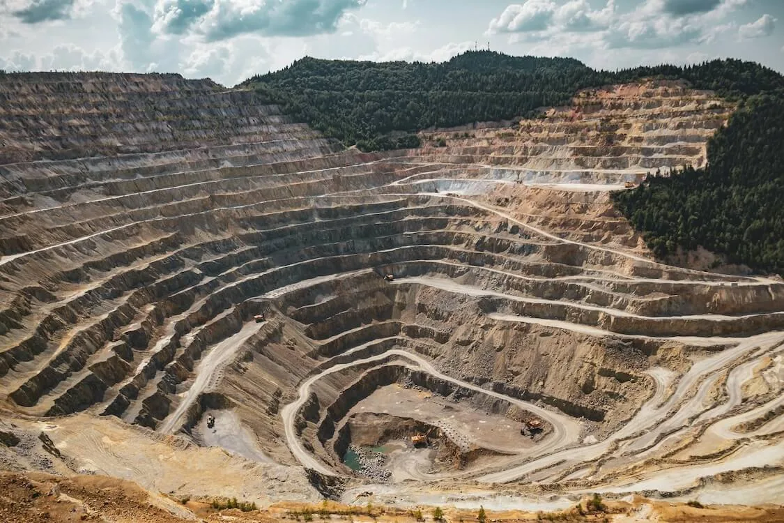 Open pit civil and mining operations managed by USCM